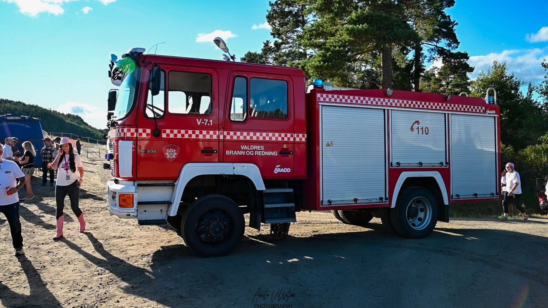 Brannbil fra Valdres brann og redning på festivalområdet