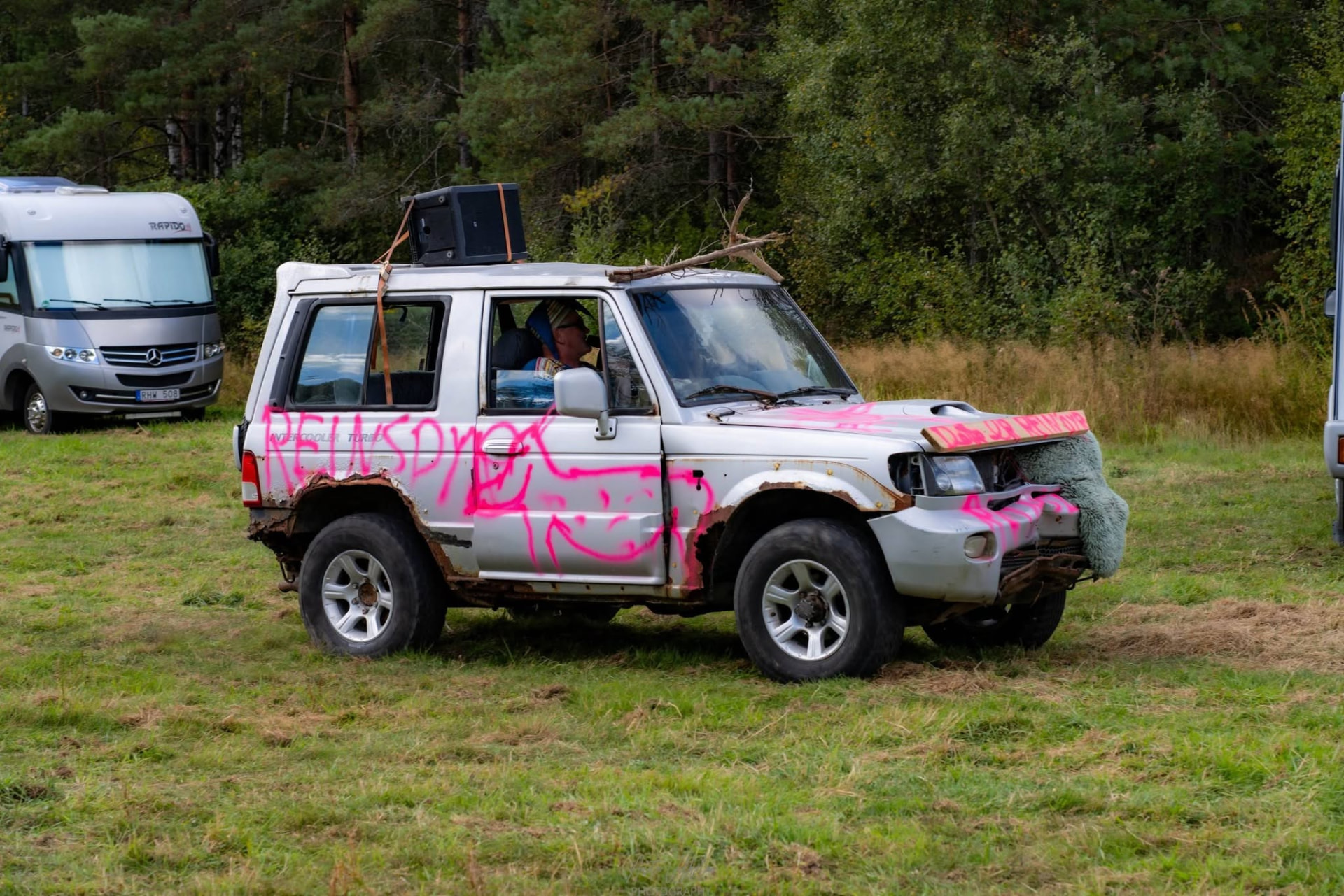Festivalbil på campen