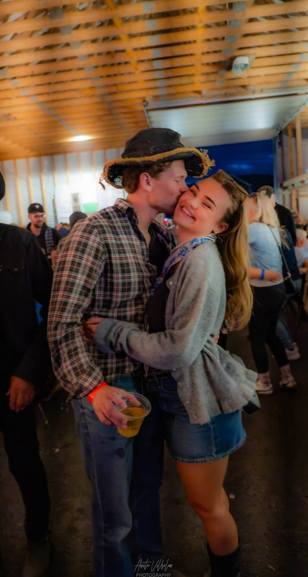 Festivalstemning med kos blant publikum