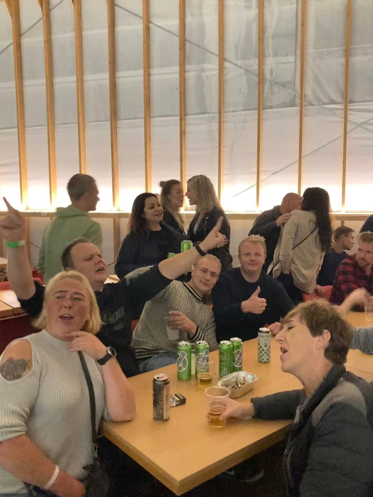 Bordet fullt av godt selskap